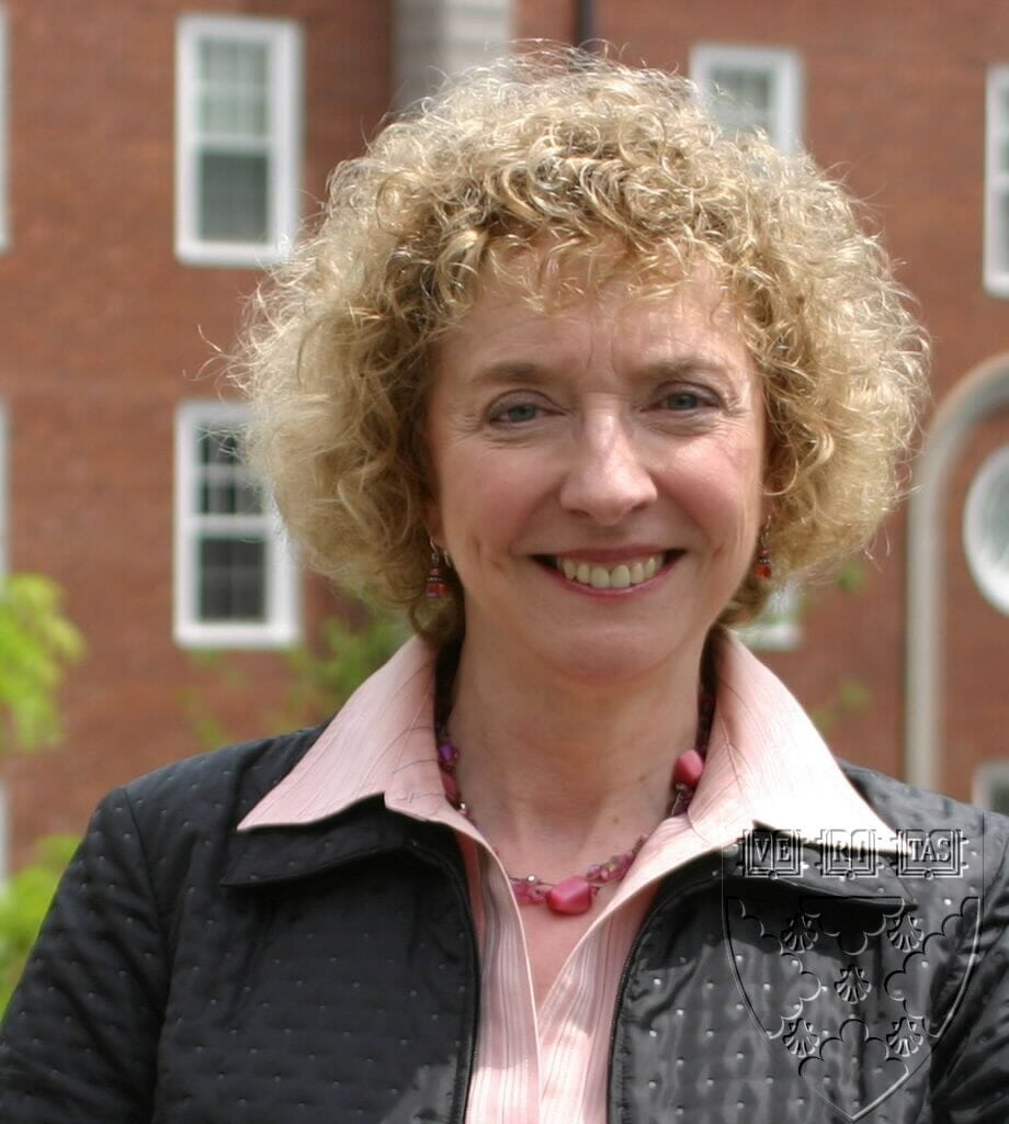 Lynda Applegate